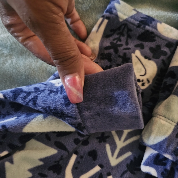 Cat & Jack Blue Animal Print Pajama Set - Picture 8 of 11